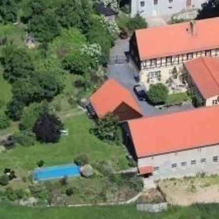 Im Sanierten Fachwerkhof Mit Terrasse Und Pool Nah An Dresden Apartment