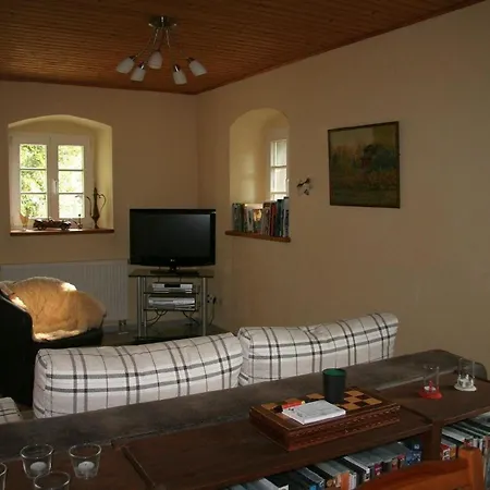 Apartment Im Sanierten Fachwerkhof Mit Terrasse Und Pool Nah An Dresden