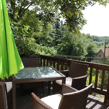 Apartment Im Sanierten Fachwerkhof Mit Terrasse Und Pool Nah An Dresden