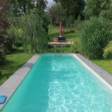 Im Sanierten Fachwerkhof Mit Terrasse Und Pool Nah An Dresden Apartment