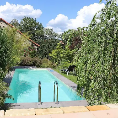 Im Sanierten Fachwerkhof Mit Terrasse Und Pool Nah An Dresden *