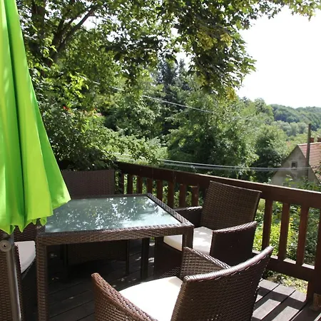 Im Sanierten Fachwerkhof Mit Terrasse Und Pool Nah An Dresden *