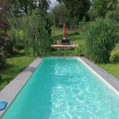 Im Sanierten Fachwerkhof Mit Terrasse Und Pool Nah An Dresden Apartment *